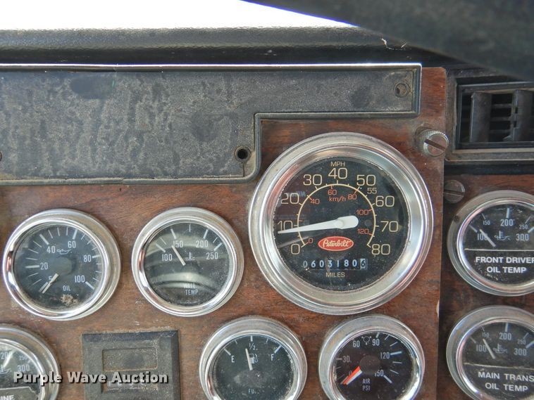 image for item DI0085 1992 Peterbilt 357 grain truck