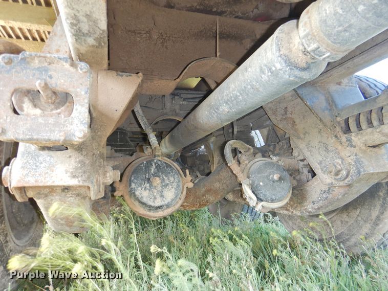 image for item DI0085 1992 Peterbilt 357 grain truck