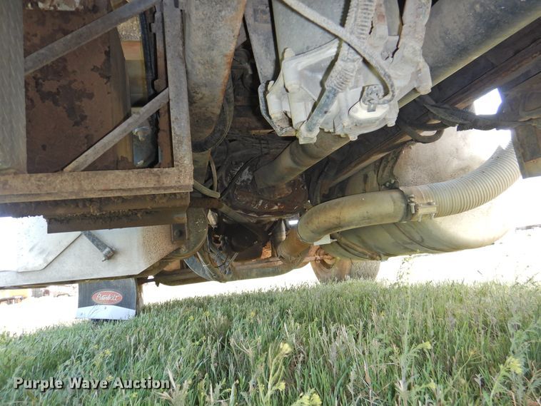 image for item DI0085 1992 Peterbilt 357 grain truck