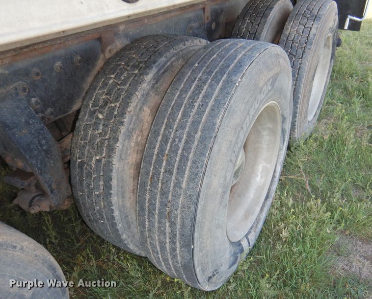 image for item DI0085 1992 Peterbilt 357 grain truck