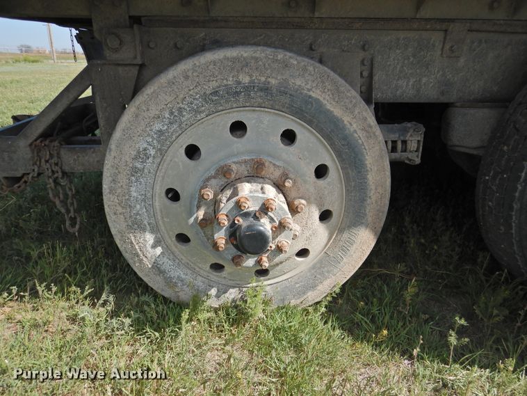 image for item DI0085 1992 Peterbilt 357 grain truck