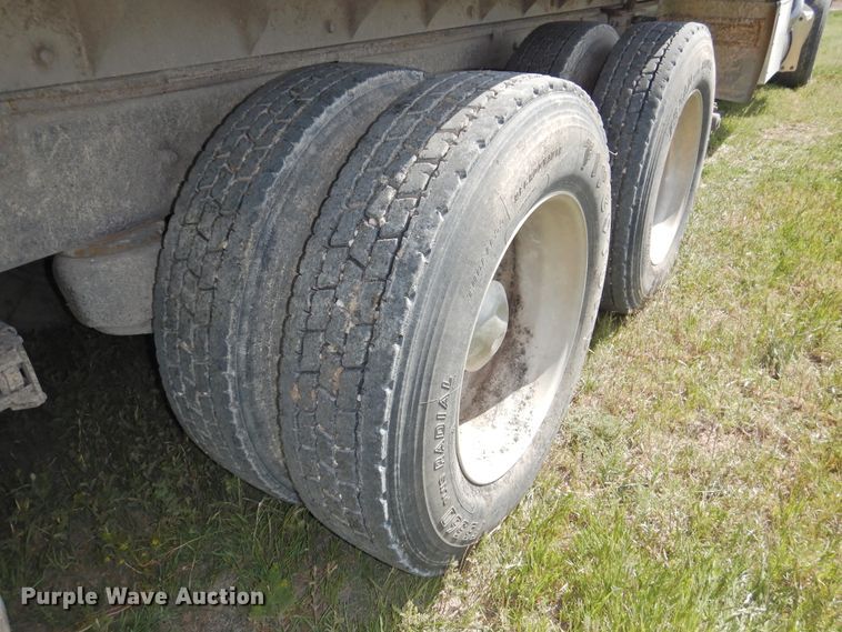 image for item DI0085 1992 Peterbilt 357 grain truck