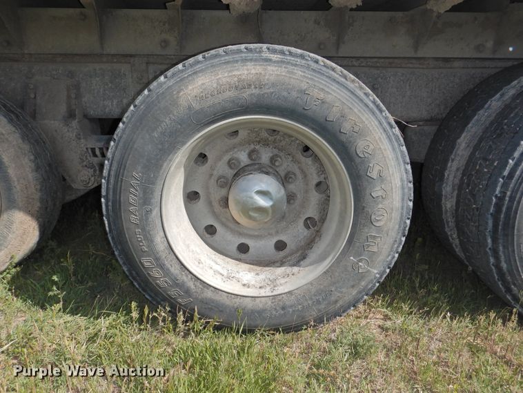 image for item DI0085 1992 Peterbilt 357 grain truck