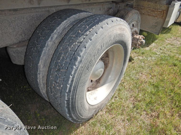 image for item DI0085 1992 Peterbilt 357 grain truck