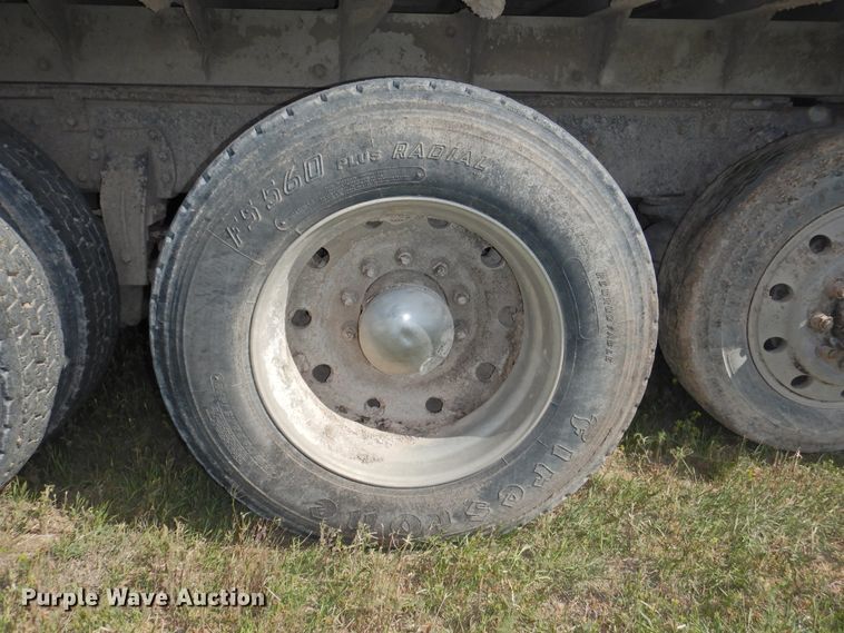 image for item DI0085 1992 Peterbilt 357 grain truck