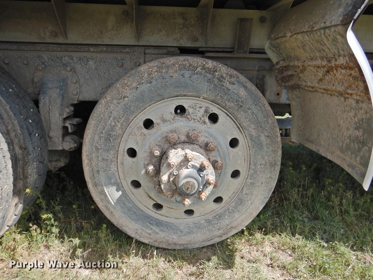 image for item DI0085 1992 Peterbilt 357 grain truck