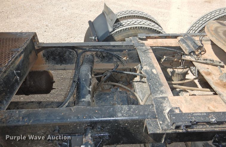 image for item DI0104 2000 Western Star 4964FX semi truck