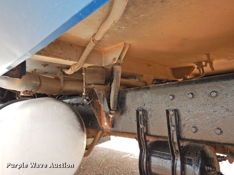 image for item DI0104 2000 Western Star 4964FX semi truck