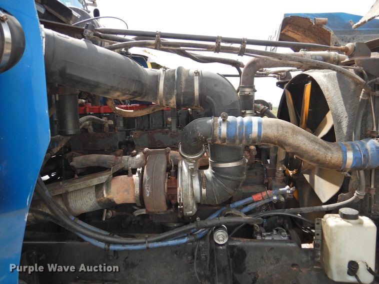 image for item DI0104 2000 Western Star 4964FX semi truck