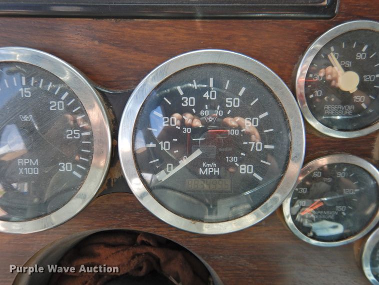 image for item DI0104 2000 Western Star 4964FX semi truck