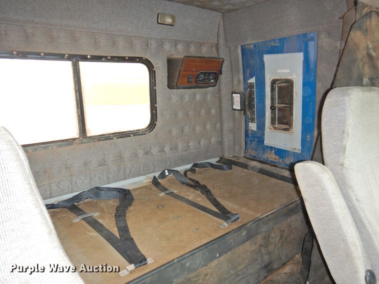 image for item DI0104 2000 Western Star 4964FX semi truck