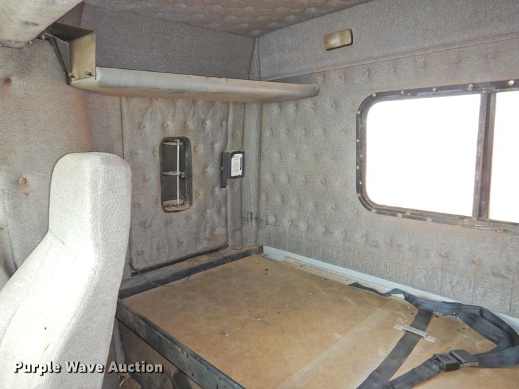 image for item DI0104 2000 Western Star 4964FX semi truck