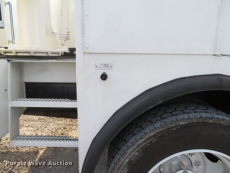 image for item DI2134 2003 International 4300 Crew Cab x-ray truck