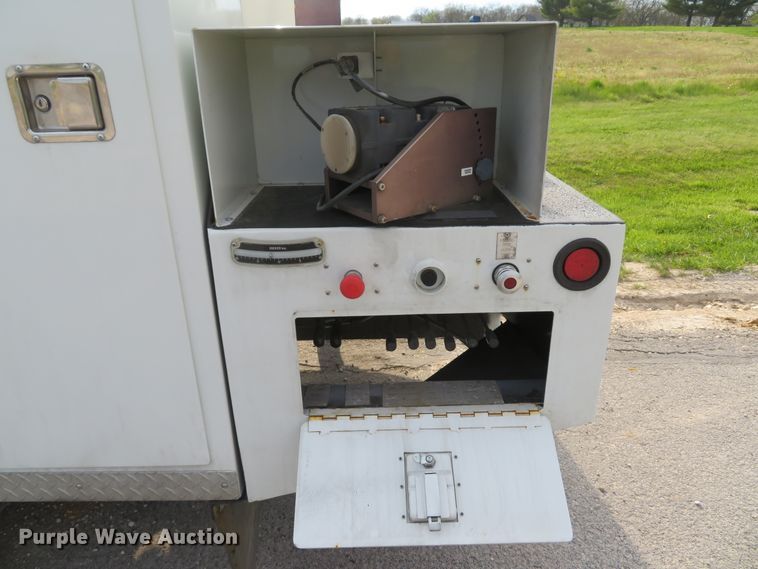 image for item DI2134 2003 International 4300 Crew Cab x-ray truck