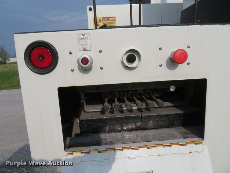 image for item DI2134 2003 International 4300 Crew Cab x-ray truck