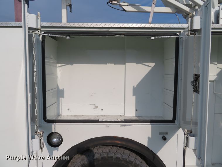 image for item DI2134 2003 International 4300 Crew Cab x-ray truck