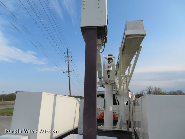 image for item DI2134 2003 International 4300 Crew Cab x-ray truck