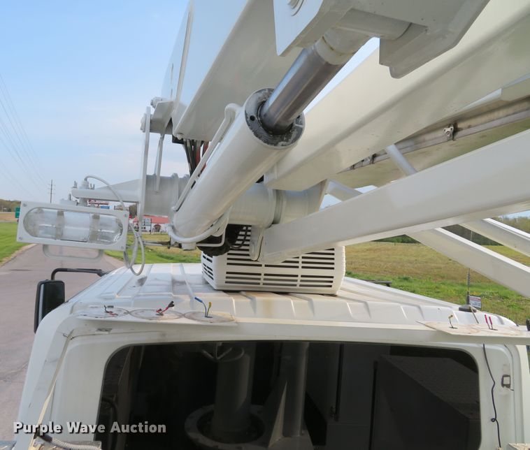 image for item DI2134 2003 International 4300 Crew Cab x-ray truck