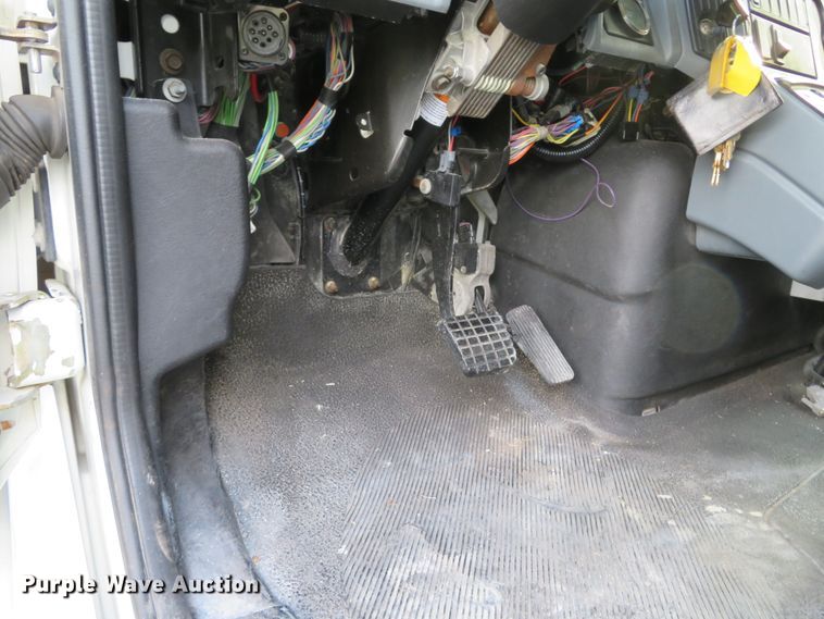 image for item DI2134 2003 International 4300 Crew Cab x-ray truck