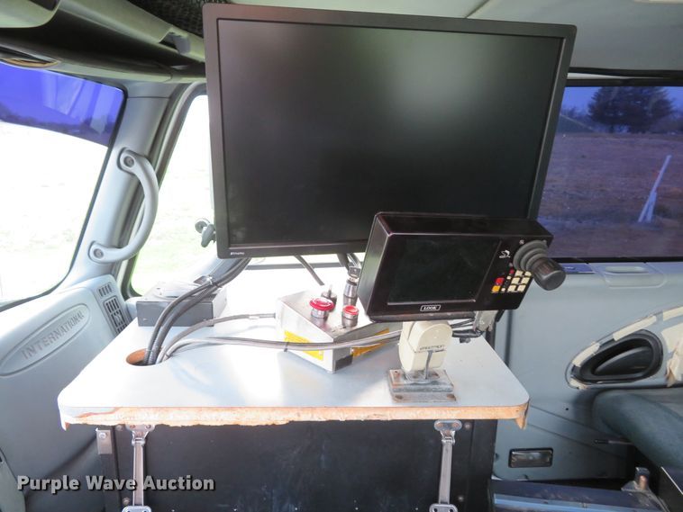 image for item DI2134 2003 International 4300 Crew Cab x-ray truck