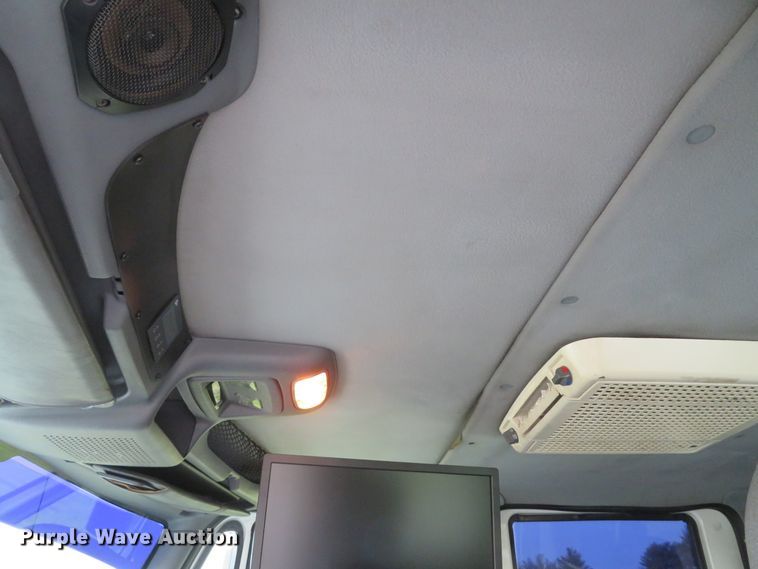 image for item DI2134 2003 International 4300 Crew Cab x-ray truck