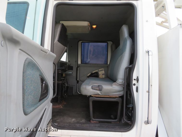 image for item DI2134 2003 International 4300 Crew Cab x-ray truck