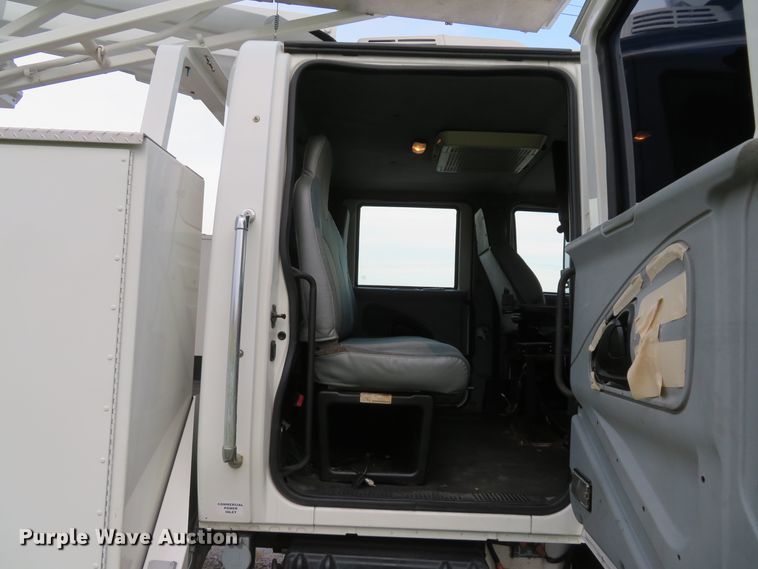 image for item DI2134 2003 International 4300 Crew Cab x-ray truck