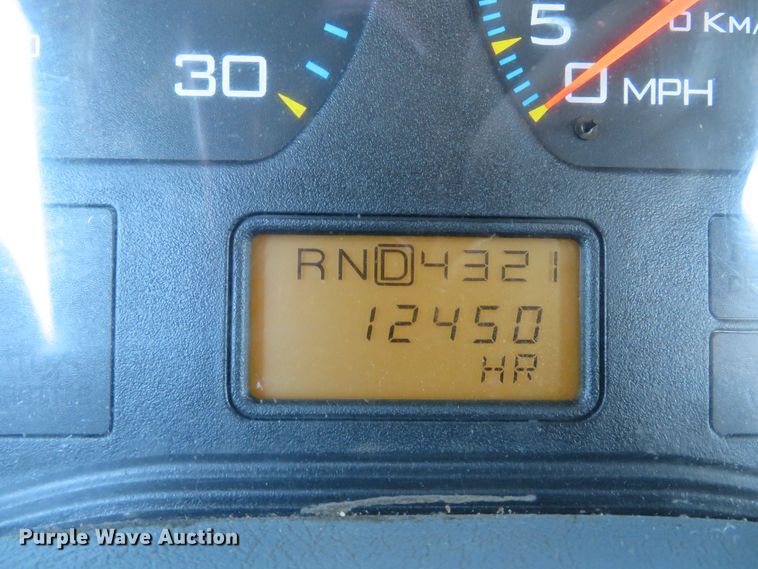 image for item DI2163 2003 International 4400 truck cab and chassis