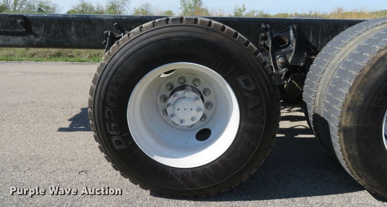 image for item DI2163 2003 International 4400 truck cab and chassis