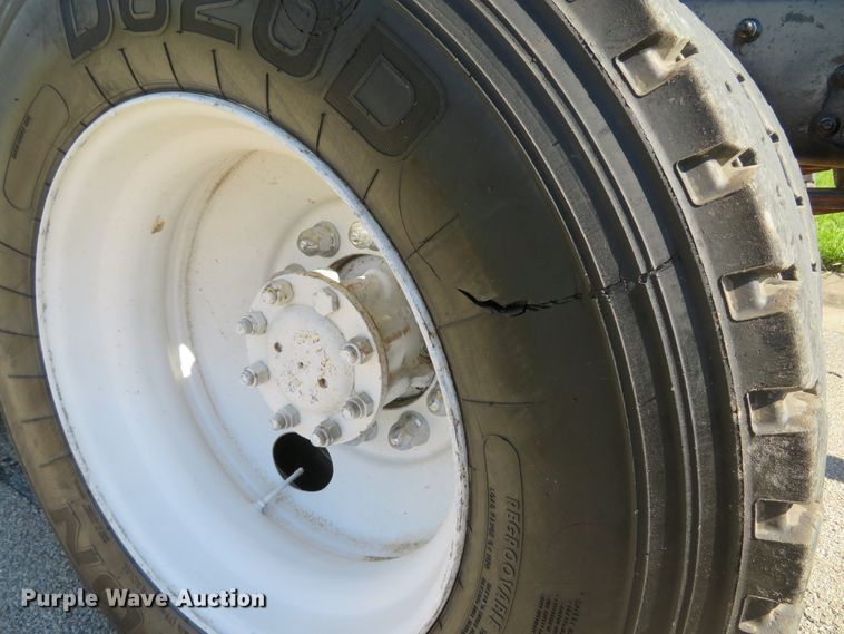 image for item DI2163 2003 International 4400 truck cab and chassis