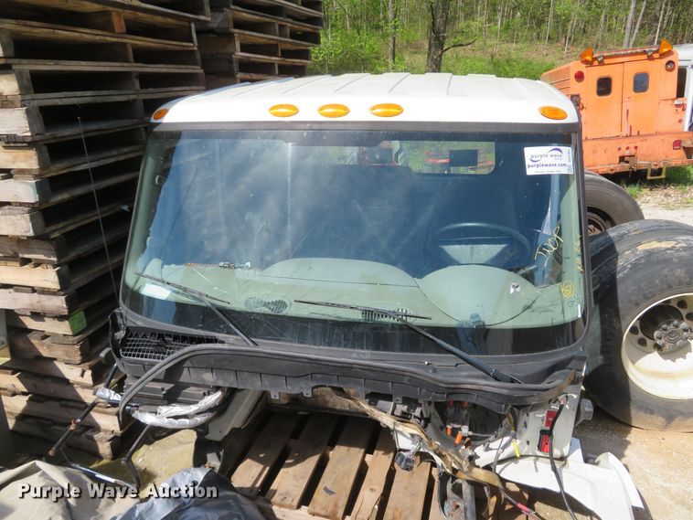 image for item DI2165 2017 International 4300 truck parts