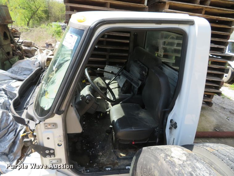 image for item DI2165 2017 International 4300 truck parts