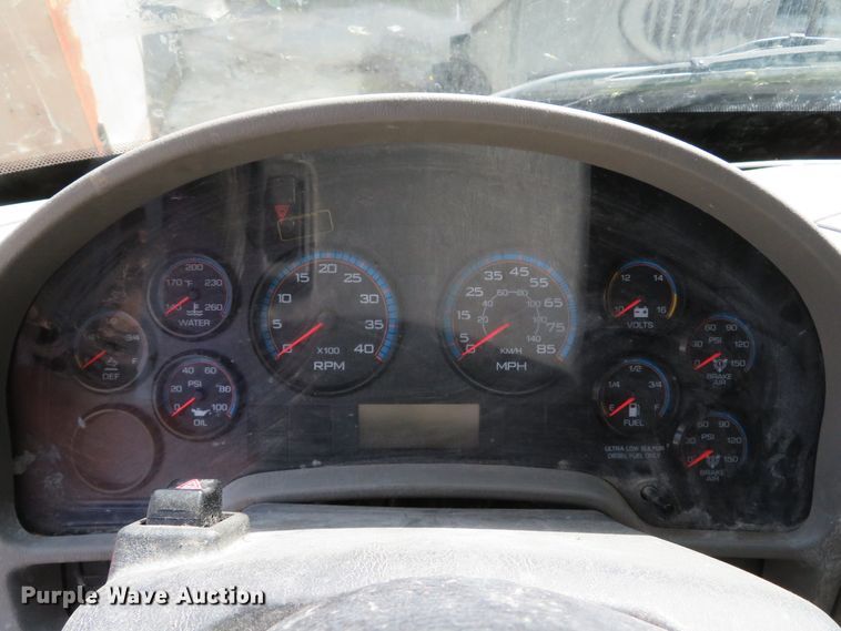 image for item DI2165 2017 International 4300 truck parts