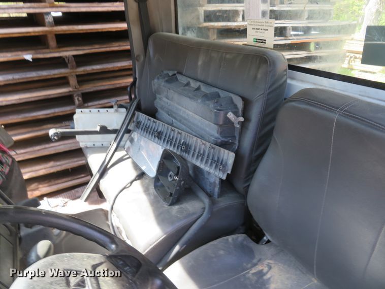 image for item DI2165 2017 International 4300 truck parts