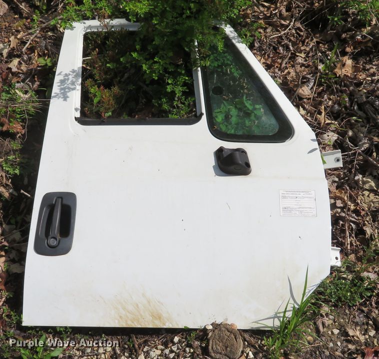 image for item DI2165 2017 International 4300 truck parts