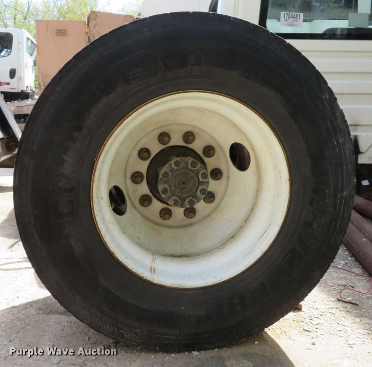 image for item DI2165 2017 International 4300 truck parts