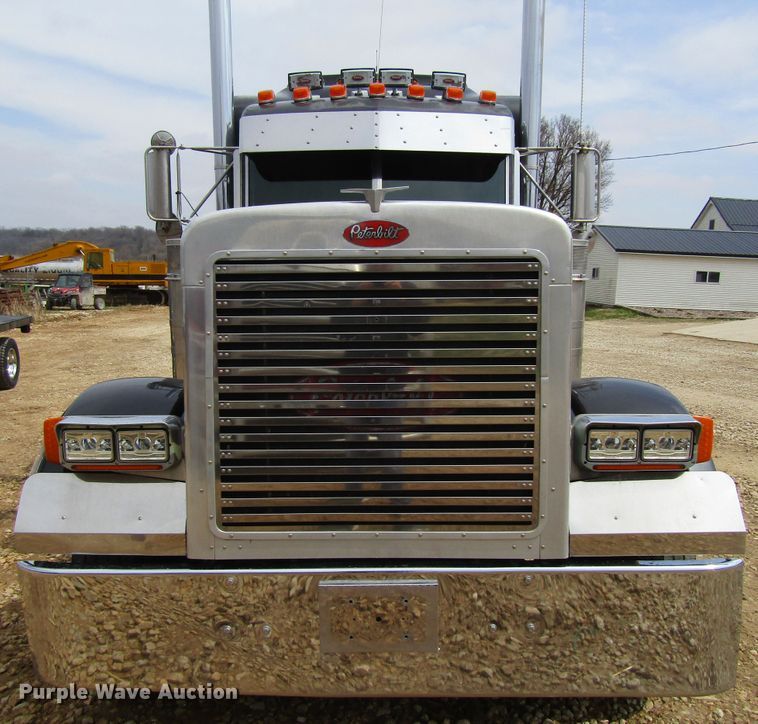 image for item FD9416 2003 Peterbilt 379 semi truck