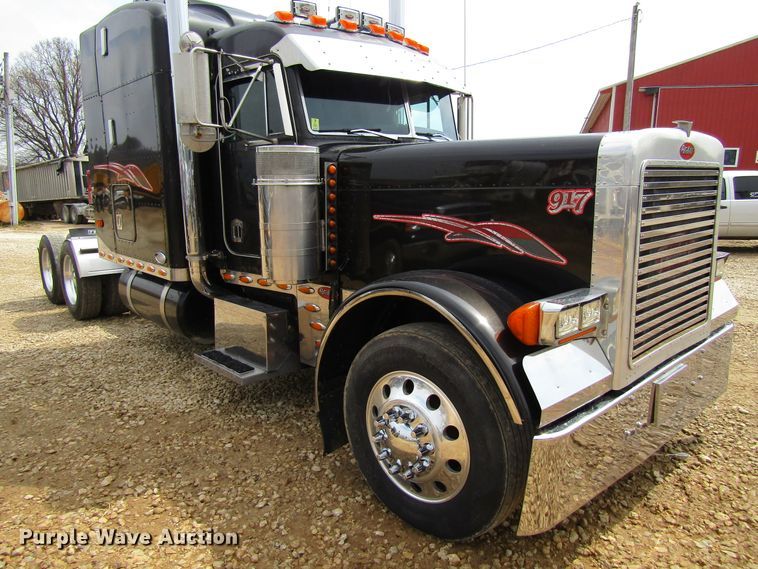 image for item FD9416 2003 Peterbilt 379 semi truck