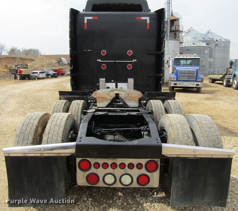 image for item FD9416 2003 Peterbilt 379 semi truck