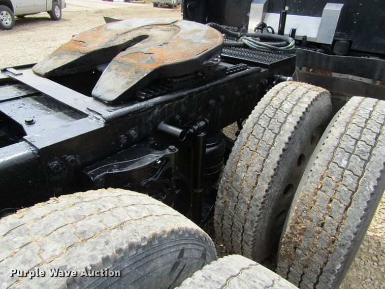 image for item FD9416 2003 Peterbilt 379 semi truck