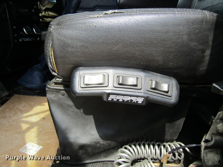 image for item FD9416 2003 Peterbilt 379 semi truck