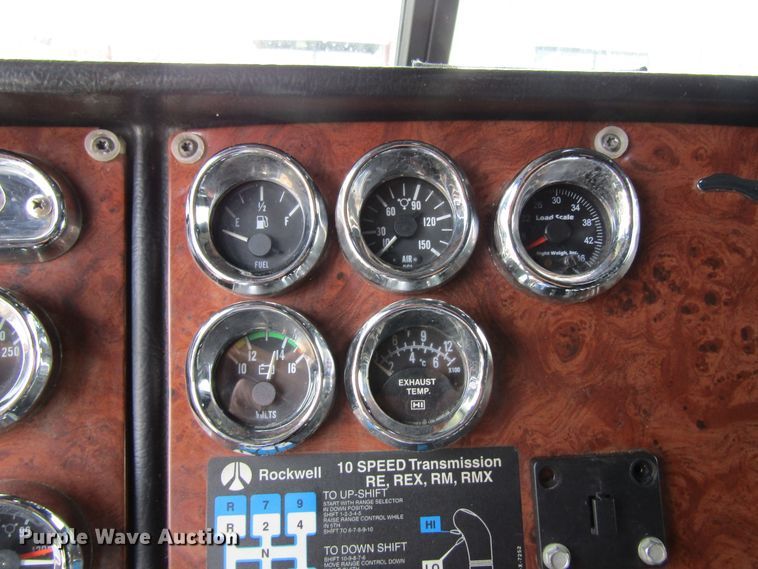 image for item FD9416 2003 Peterbilt 379 semi truck