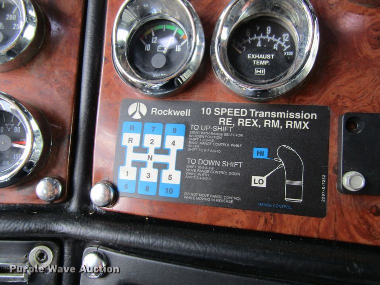 image for item FD9416 2003 Peterbilt 379 semi truck