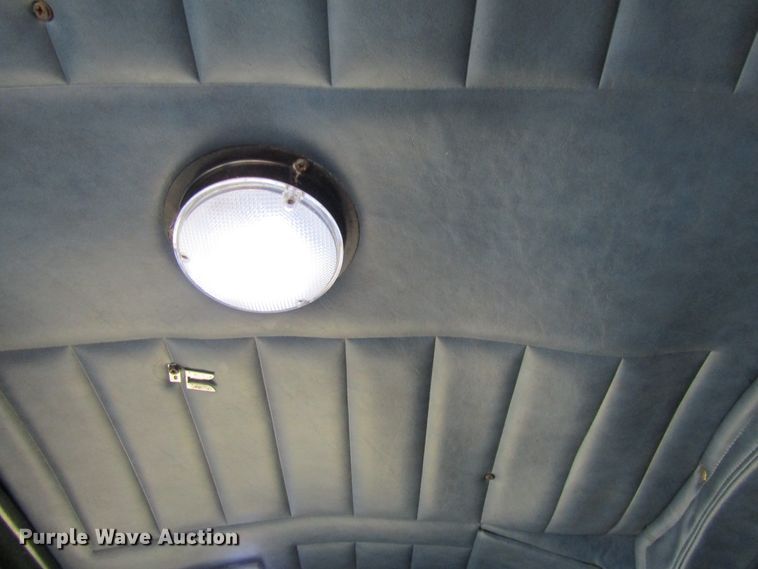 image for item FD9416 2003 Peterbilt 379 semi truck