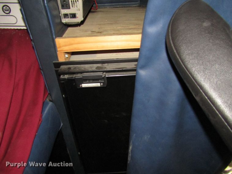 image for item FD9416 2003 Peterbilt 379 semi truck