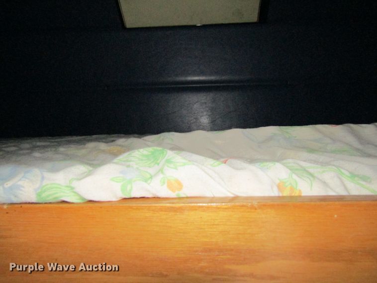 image for item FD9416 2003 Peterbilt 379 semi truck