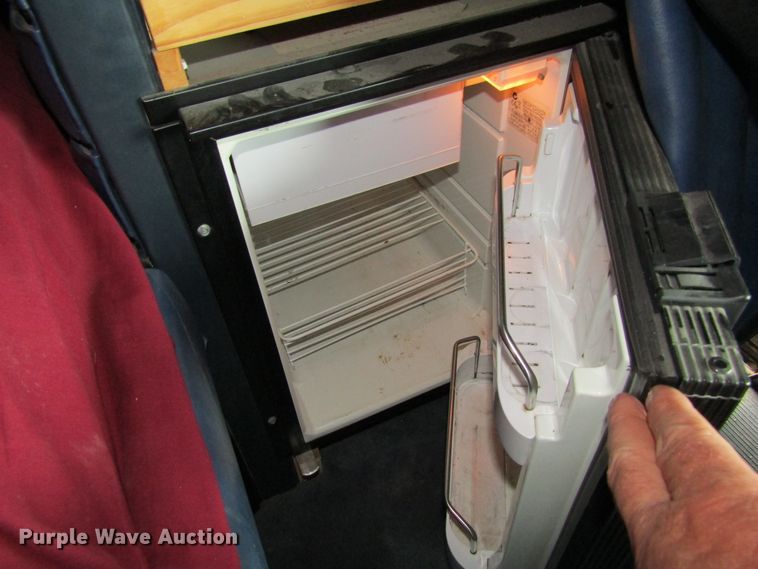 image for item FD9416 2003 Peterbilt 379 semi truck