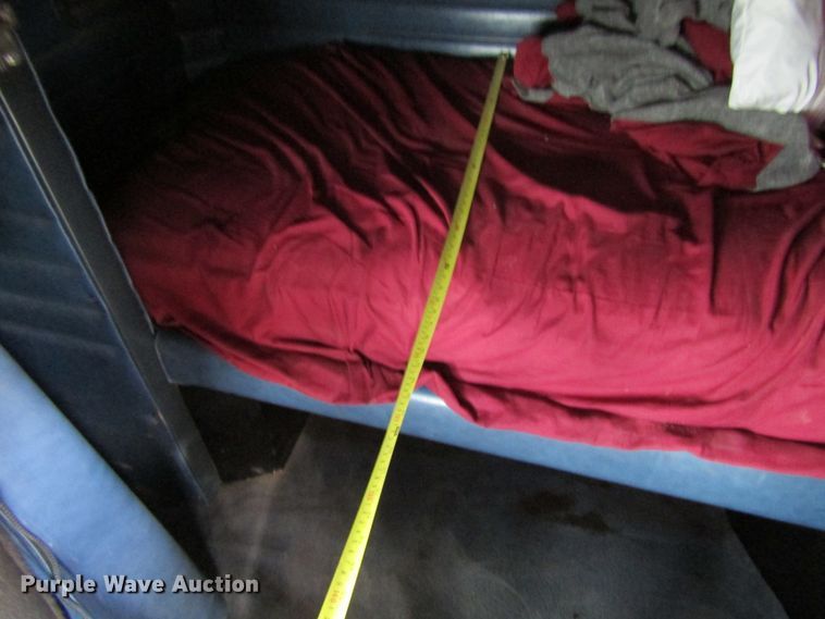 image for item FD9416 2003 Peterbilt 379 semi truck