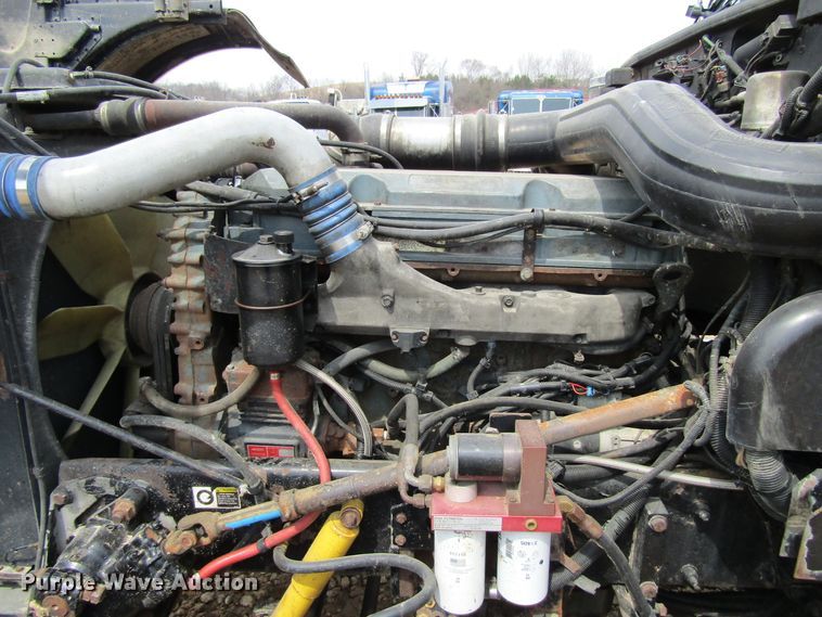 image for item FD9416 2003 Peterbilt 379 semi truck