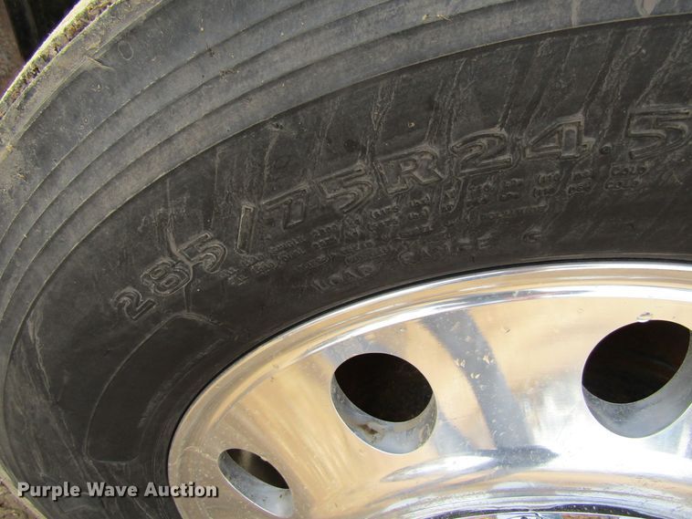 image for item FD9416 2003 Peterbilt 379 semi truck